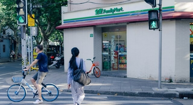 ファミリーマートの経営方針に学ぶ差別化戦略