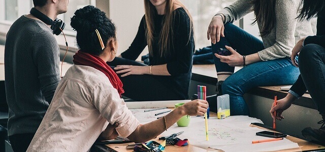 オフラインで活用できる大学生向けの広告・プロモーション