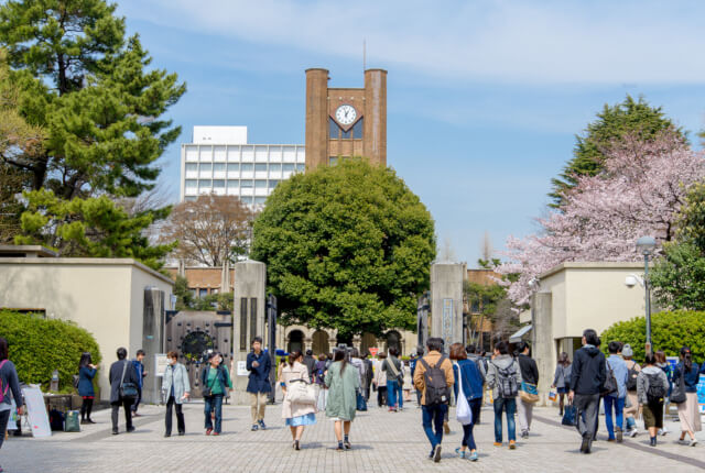 大学に強固な経営戦略が必要な理由と志願者獲得の方法を知る