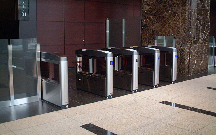 みなとみらいグランドセントラルタワー事例